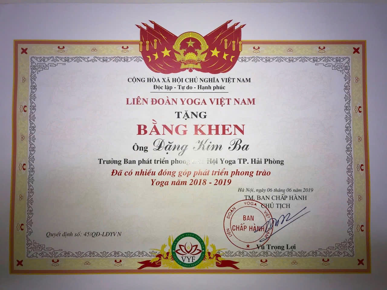 Bằng khen Liên đoàn Yoga Việt Nam trao Đặng Kim Ba 2018-2019 vì đóng góp phát triển phong trào Yoga