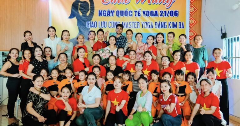Đặng Kim Ba giao lưu Yoga Yên Thành dịp Ngày Quốc tế Yoga