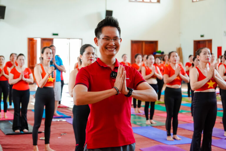 Đặng Kim Ba — Huấn luyện viên Yoga được Liên đoàn Yoga Việt Nam khen tặng vì đóng góp phong trào