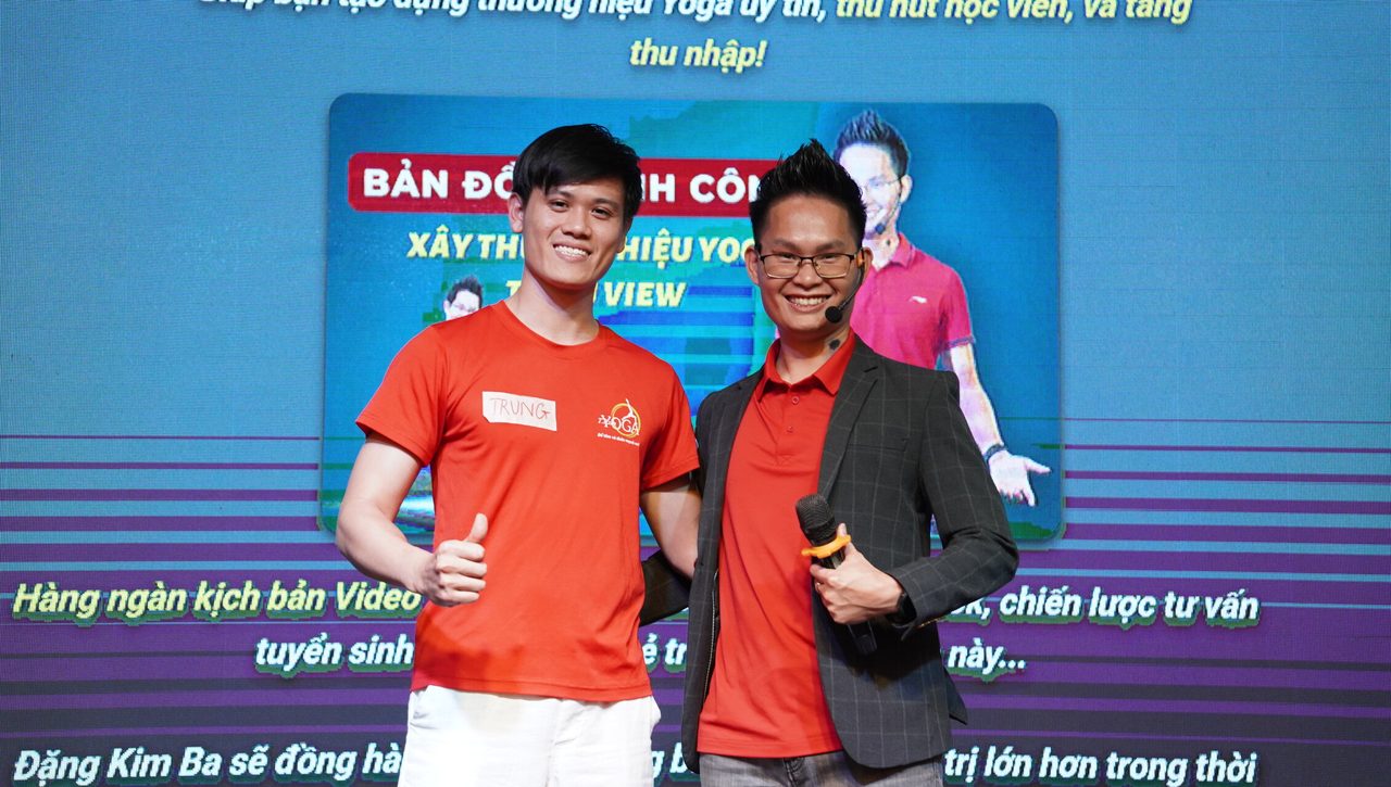 HLV Yoga Nguyễn Đức Trung tại khoá Bản Đồ Thành Công cùng nhà đào tạo Đặng Kim Ba