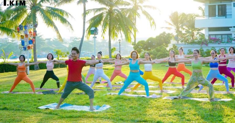 Phong cách riêng cho HLV Yoga - 5 bước của Đặng Kim Ba