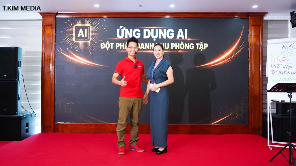 Các HLV Yoga chăm chú ghi chép trong buổi workshop ứng dụng AI Đột Phá Doanh Thu Phòng Tập 26/07/2026