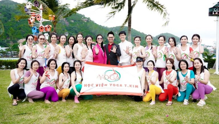 hoc vien yoga tkim cong dong