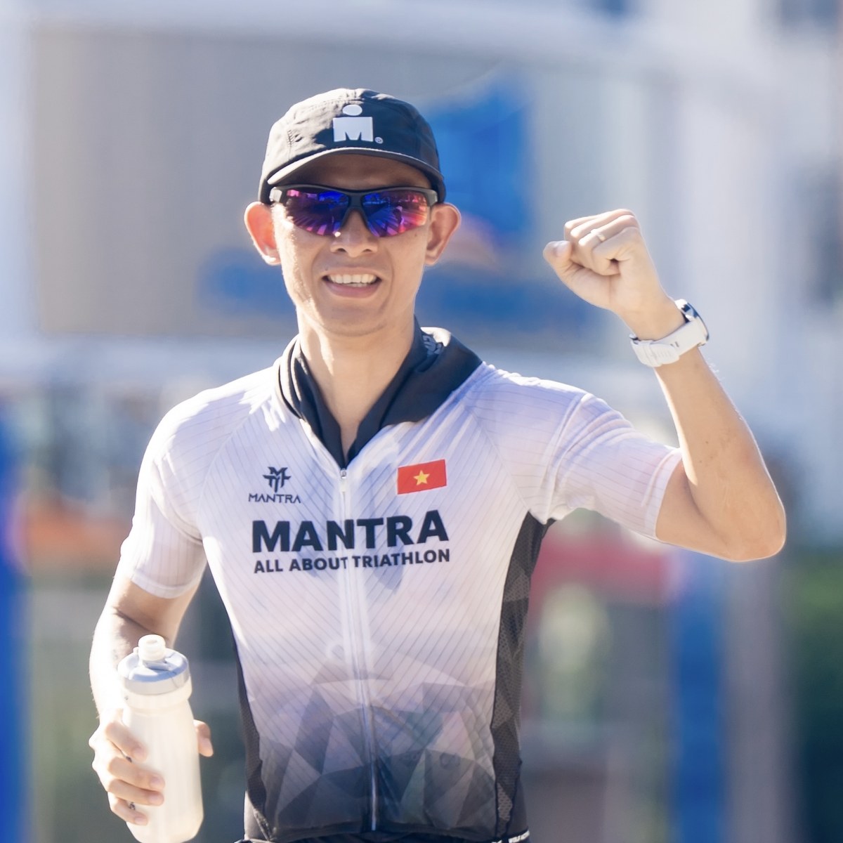 Khoa Bùi hoàn thành Ironman 140.6